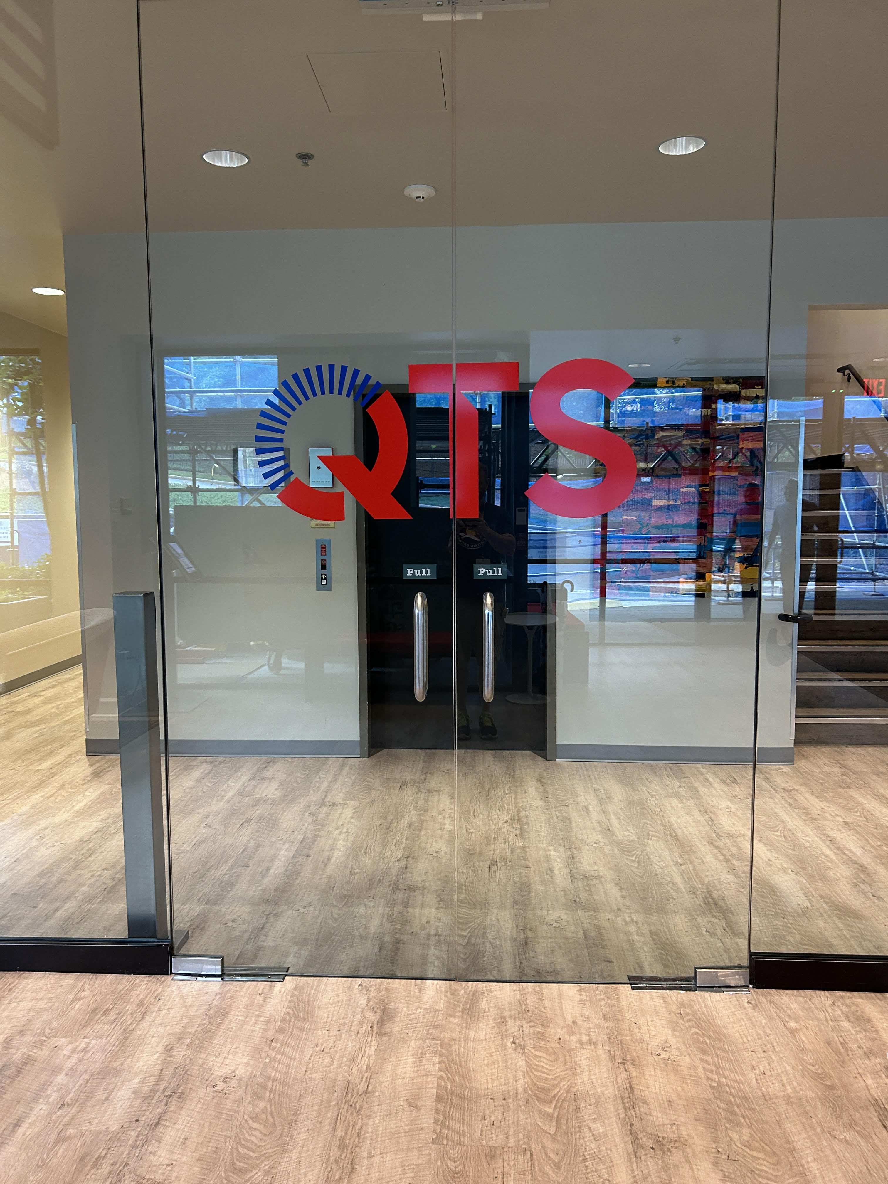 Window Lettering and Storefront Vinyl: Putting Your Hours, Logo, and Promotions on the Glass