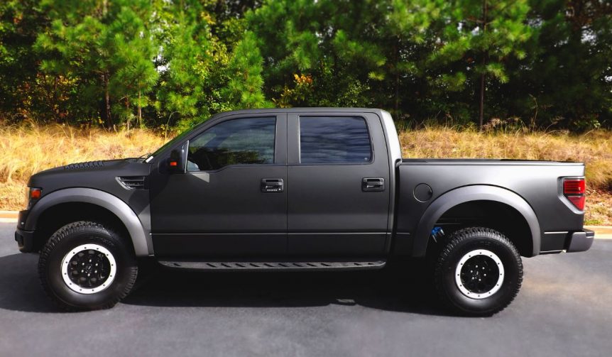 Color Change Vehicle Wraps vs. Paint: What Atlanta Business Owners Should Consider